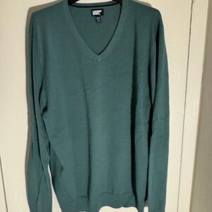 Lands' End Men's Green V-Neck Sweater